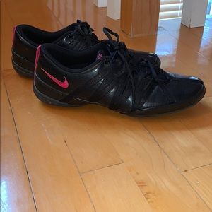 Nike fitness shoes
